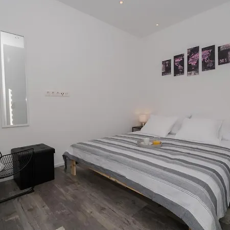 Mate I Niko * Brodarica (Sibenik-Knin)