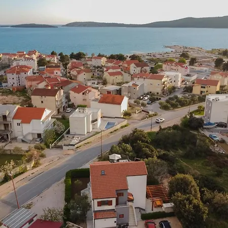 Mate I Niko * Brodarica (Sibenik-Knin)