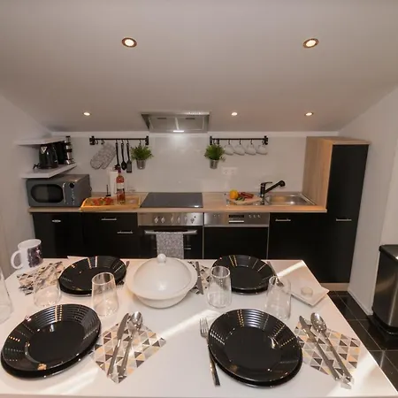 Mate I Niko Brodarica (Sibenik-Knin)