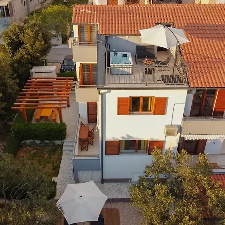 Mate I Niko * Brodarica (Sibenik-Knin)