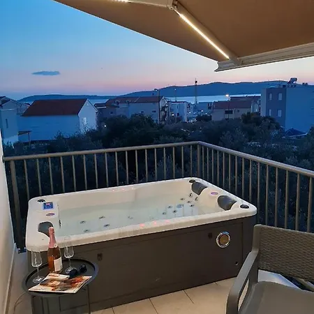 Mate I Niko Brodarica (Sibenik-Knin)