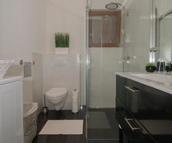 Mate I Niko Apartman Brodarica